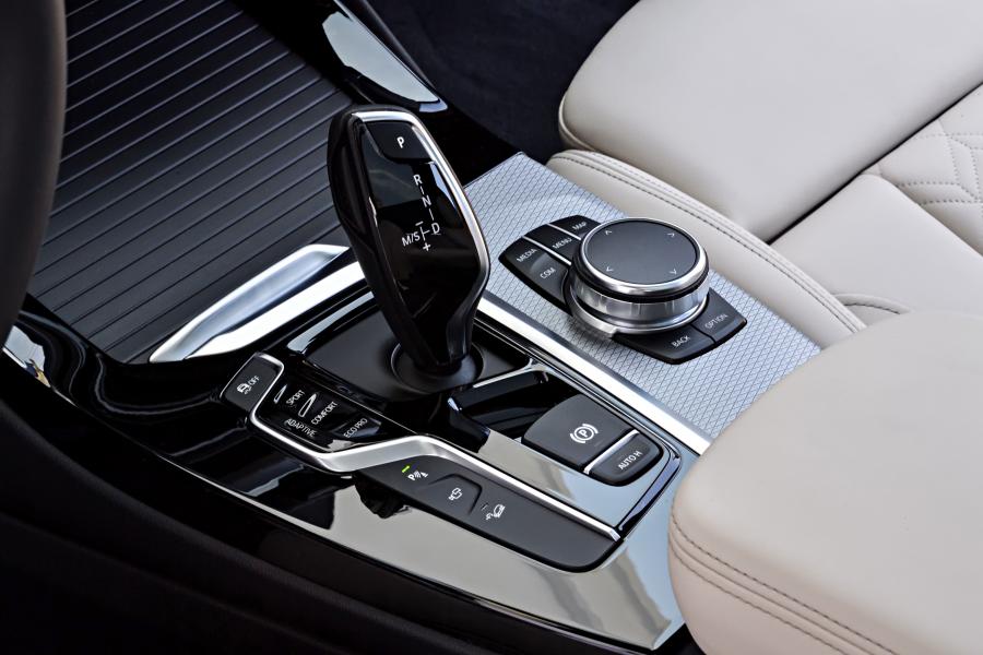 Детали интерьера BMW X3 M40i (G01) 2017 года  (WW) (фото 164 из 184)